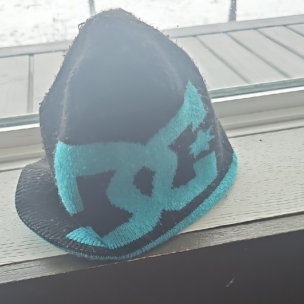 DC Kids' Black and Teal Hat Reversable With Hat Brim Y2K Vintage